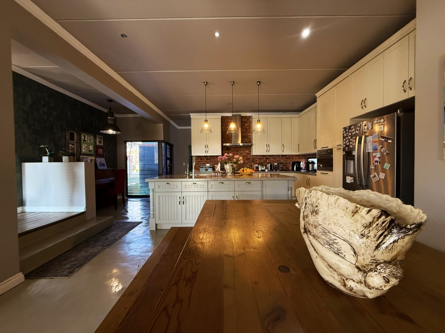 4 Bedroom Property for Sale in Tuscany Ridge North West